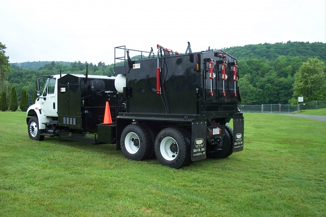 Термос-бункер для горячего асфальта регенератор на шасси грузовика RC10-T